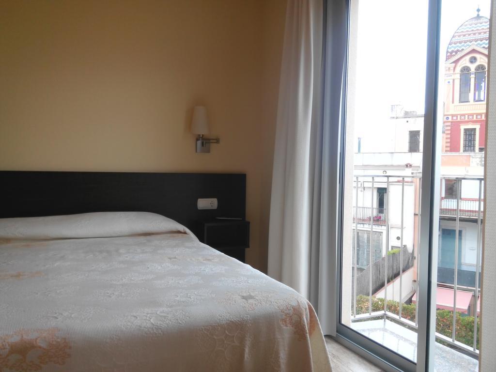 Hostal Sant Sadurni Sant Sadurní dʼAnoia Camera foto