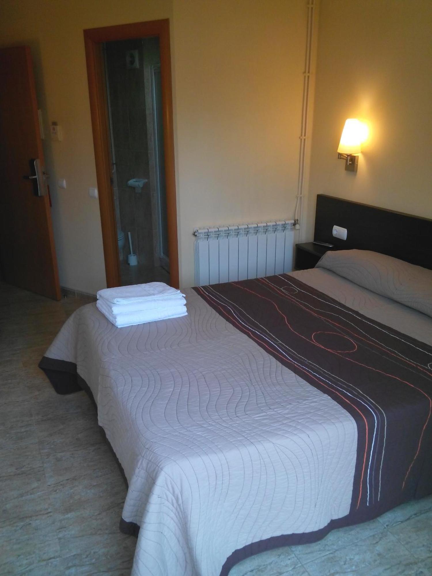 Hostal Sant Sadurni Sant Sadurní dʼAnoia Camera foto