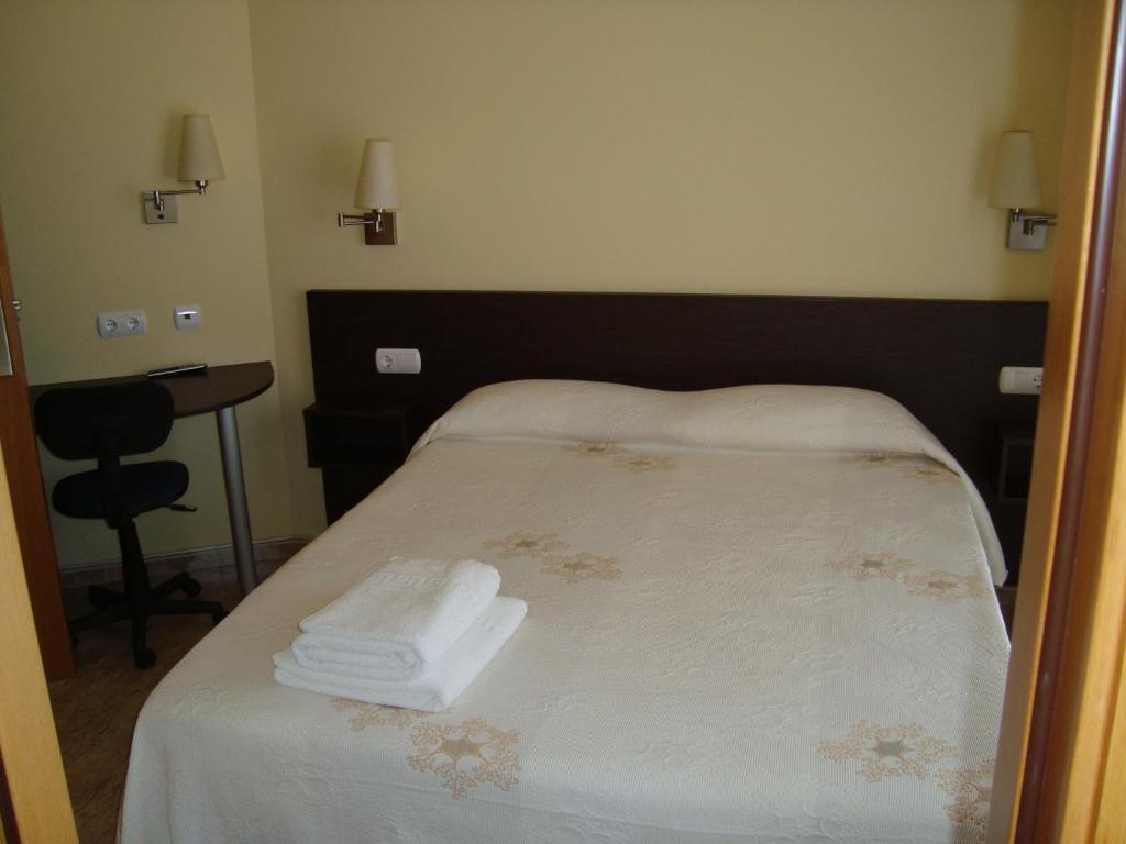 Hostal Sant Sadurni Sant Sadurní dʼAnoia Esterno foto