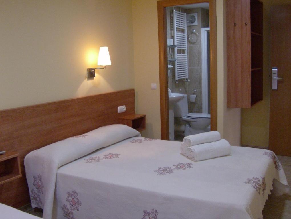 Hostal Sant Sadurni Sant Sadurní dʼAnoia Camera foto