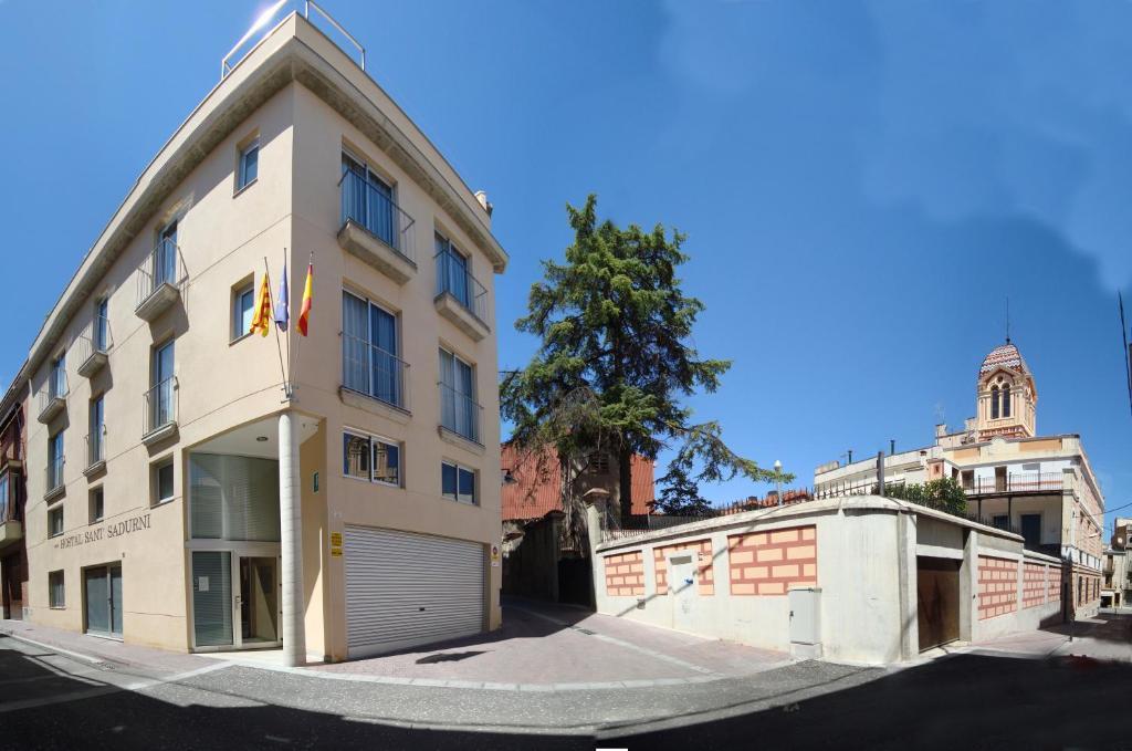 Hostal Sant Sadurni Sant Sadurní dʼAnoia Esterno foto