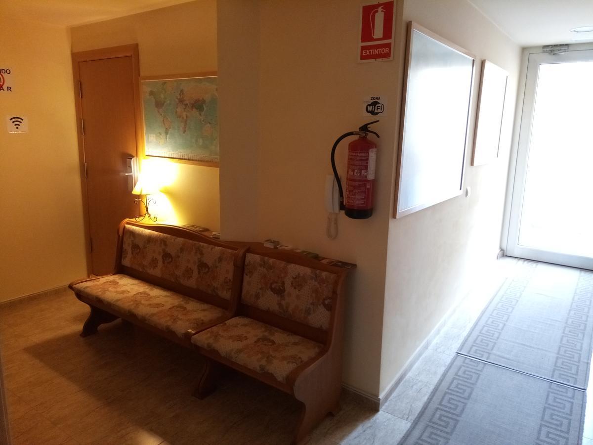 Hostal Sant Sadurni Sant Sadurní dʼAnoia Esterno foto