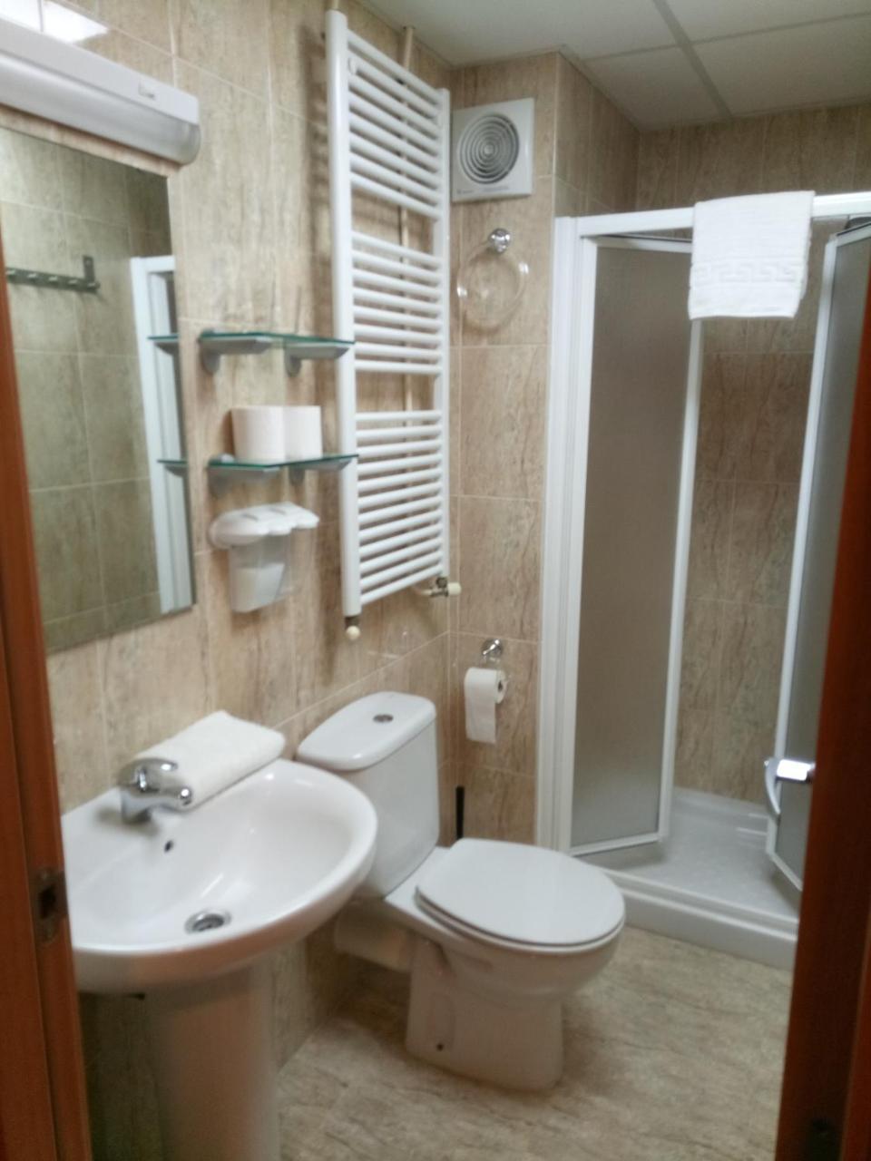 Hostal Sant Sadurni Sant Sadurní dʼAnoia Camera foto